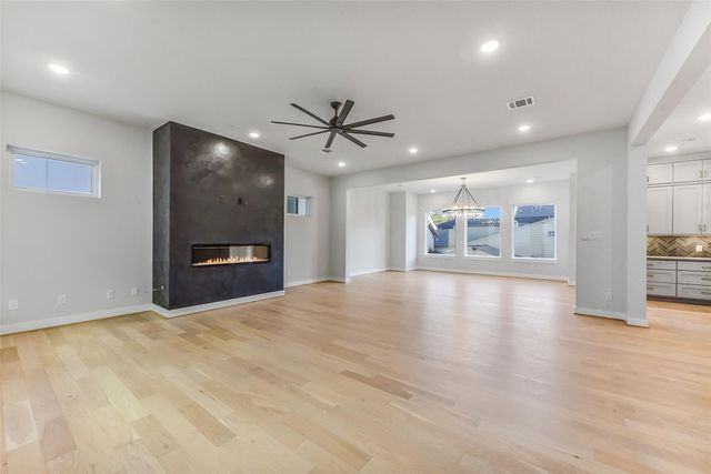 1904 Nantucket Drive, Houston, TX 77057