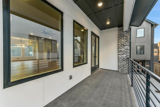 1904 Nantucket Drive, Houston, TX 77057