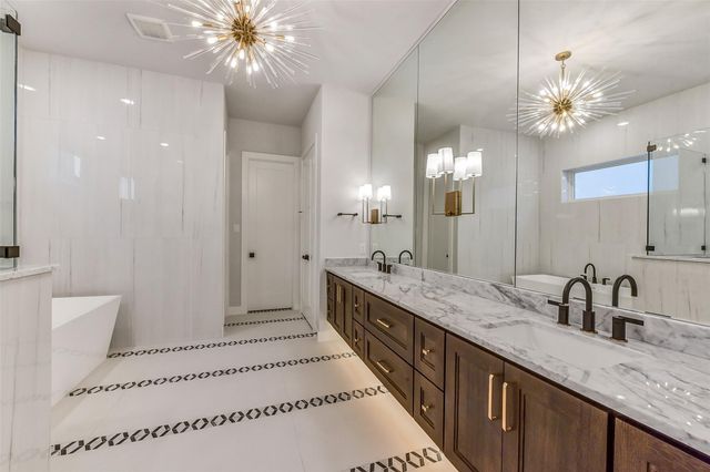 1904 Nantucket Drive, Houston, TX 77057