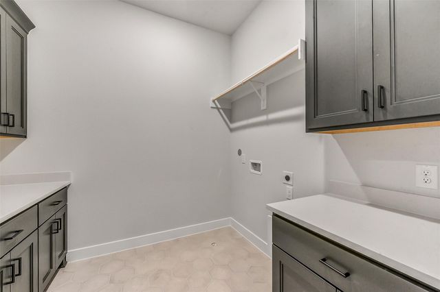 1904 Nantucket Drive, Houston, TX 77057