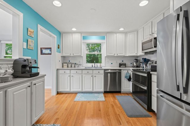 55 Overlook Dr W, Framingham, MA 01701