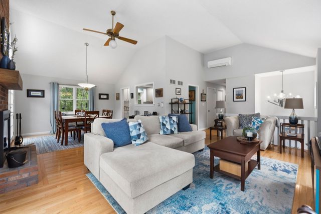 55 Overlook Dr W, Framingham, MA 01701