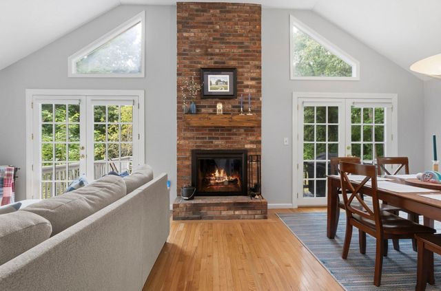 55 Overlook Dr W, Framingham, MA 01701