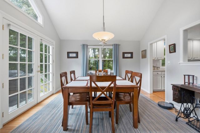 55 Overlook Dr W, Framingham, MA 01701