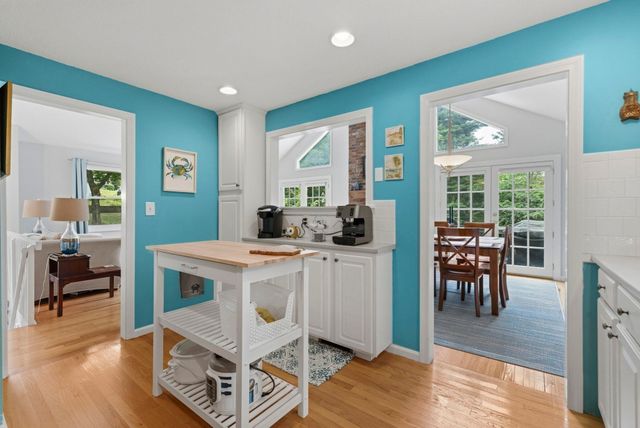 55 Overlook Dr W, Framingham, MA 01701