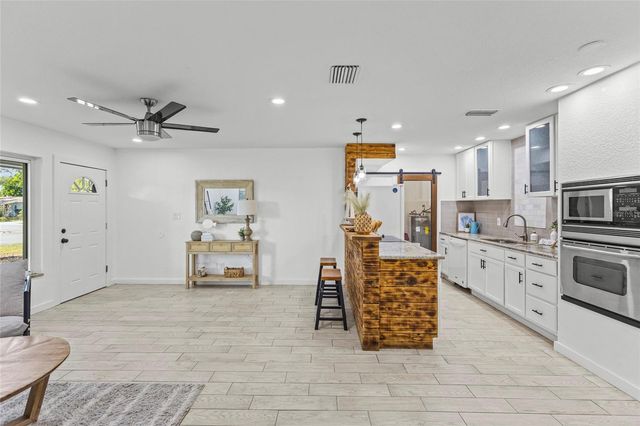 4003 36TH STREET W, Bradenton, FL 34205