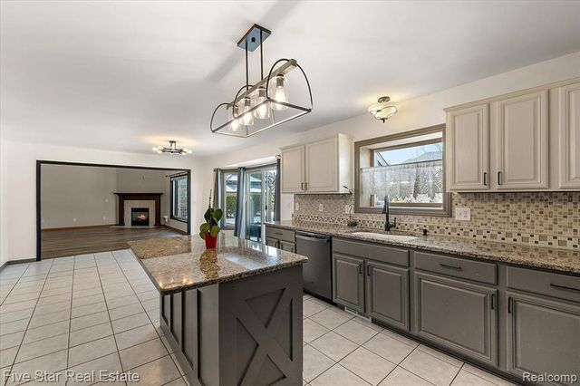 50813 Nagy Court, Macomb, MI 48044