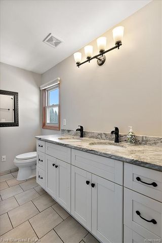 50813 Nagy Court, Macomb, MI 48044