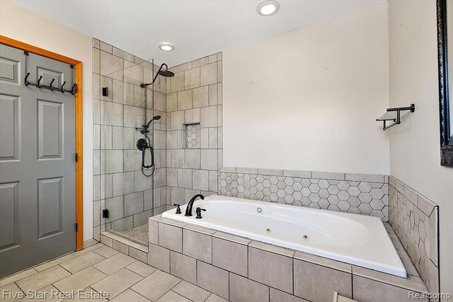 50813 Nagy Court, Macomb, MI 48044