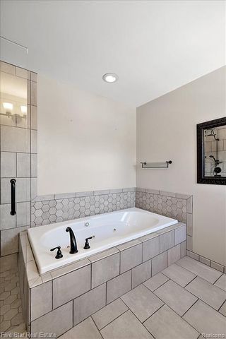 50813 Nagy Court, Macomb, MI 48044