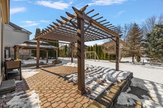 50813 Nagy Court, Macomb, MI 48044