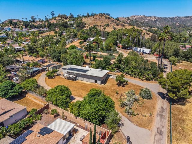 2130 E El Norte, Escondido, CA 92027