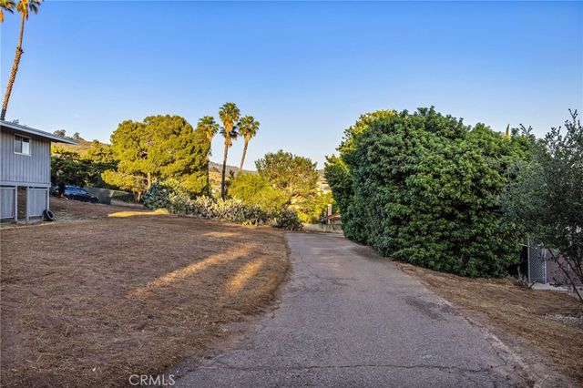 2130 E El Norte, Escondido, CA 92027