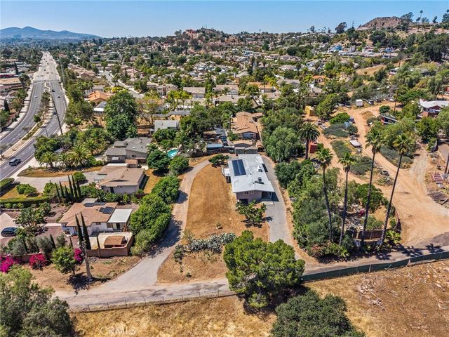 2130 E El Norte, Escondido, CA 92027