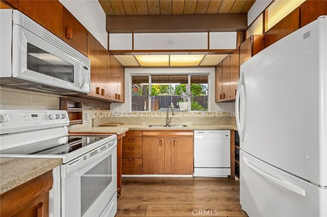 2130 E El Norte, Escondido, CA 92027