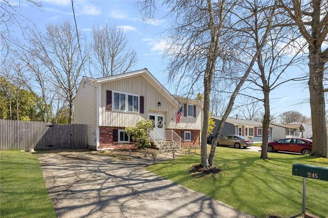 245 Trent Avenue, Warwick, RI 02889