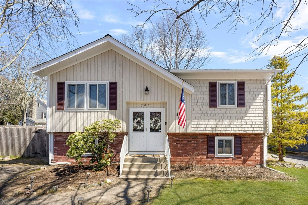 245 Trent Avenue, Warwick, RI 02889