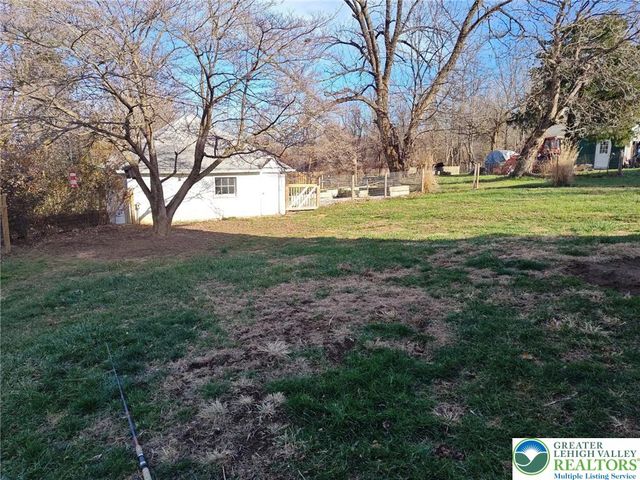 2585 Redington Road, Hellertown Boro, PA 18055