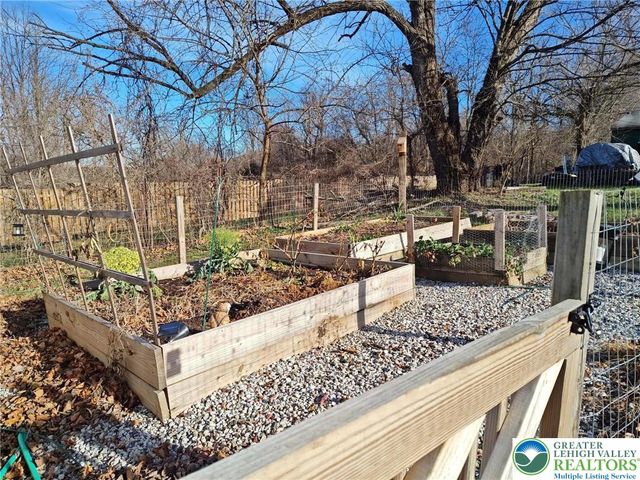 2585 Redington Road, Hellertown Boro, PA 18055