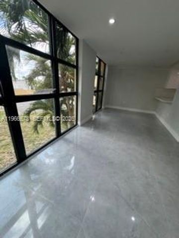 11790 SW 18th St 221-3, Miami, FL 33175