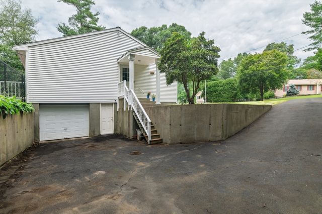 100 Stony Brook Road, Raynham, MA 02767