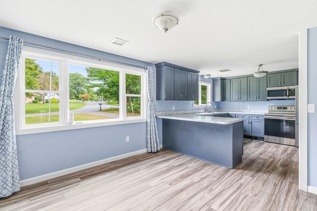 100 Stony Brook Road, Raynham, MA 02767