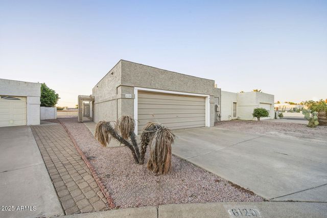 6120 E AUGUSTA Circle, Mesa, AZ 85215