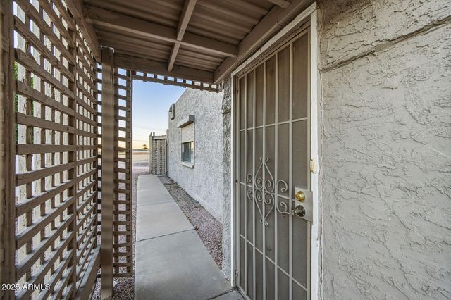 6120 E AUGUSTA Circle, Mesa, AZ 85215