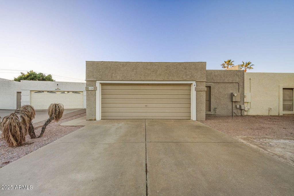 6120 E AUGUSTA Circle, Mesa, AZ 85215
