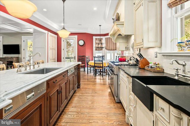 10400 MONTGOMERY AVE, Kensington, MD 20895
