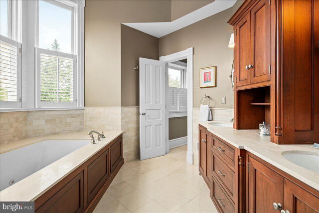 10400 MONTGOMERY AVE, Kensington, MD 20895