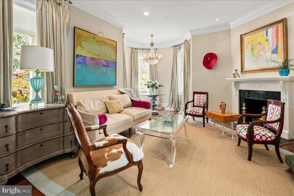 Image 10 of property listing at 10400 MONTGOMERY AVE, Kensington, MD 20895