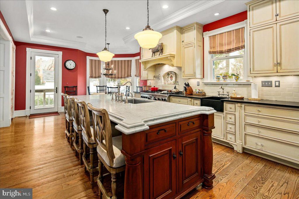 Image 19 of property listing at 10400 MONTGOMERY AVE, Kensington, MD 20895