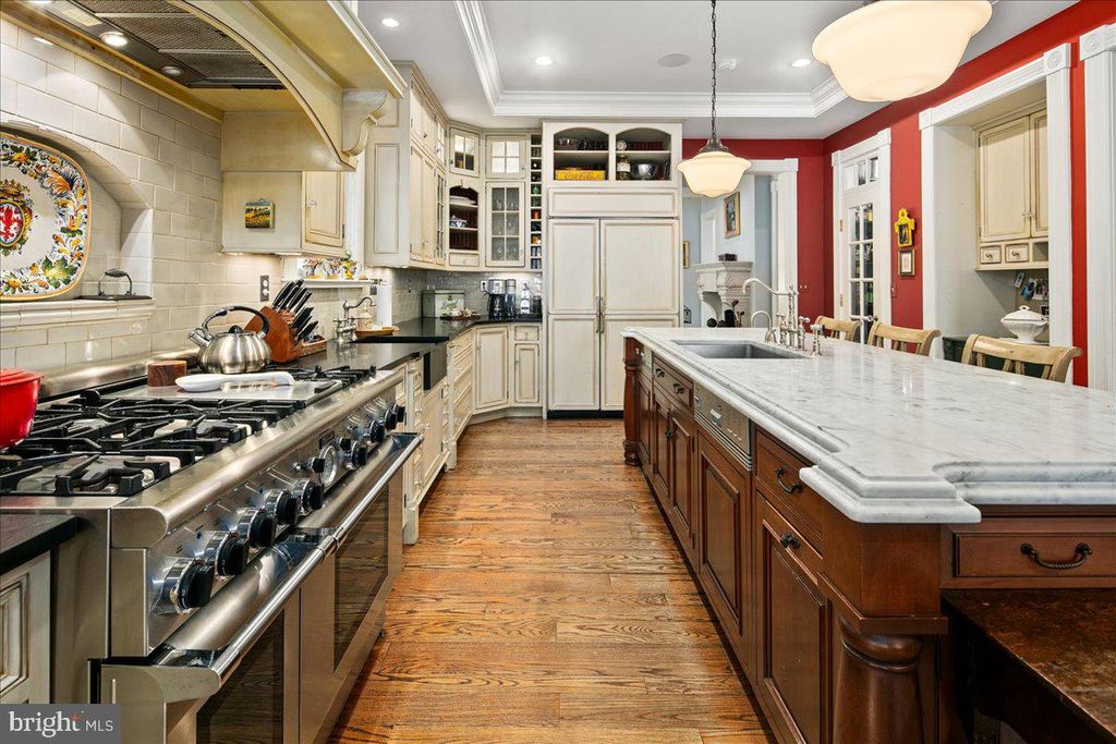 Image 22 of property listing at 10400 MONTGOMERY AVE, Kensington, MD 20895