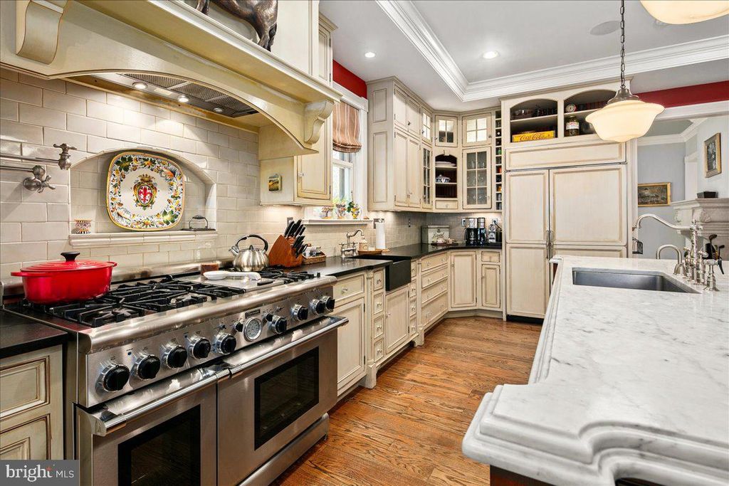 Image 23 of property listing at 10400 MONTGOMERY AVE, Kensington, MD 20895