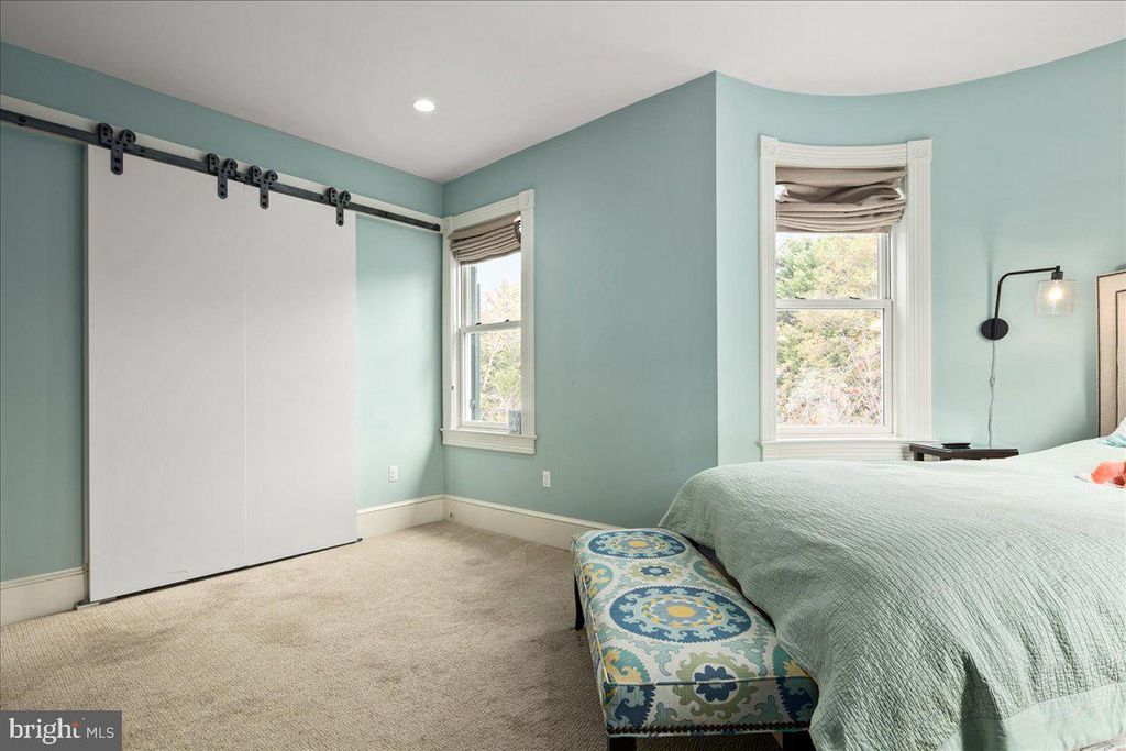 Image 38 of property listing at 10400 MONTGOMERY AVE, Kensington, MD 20895