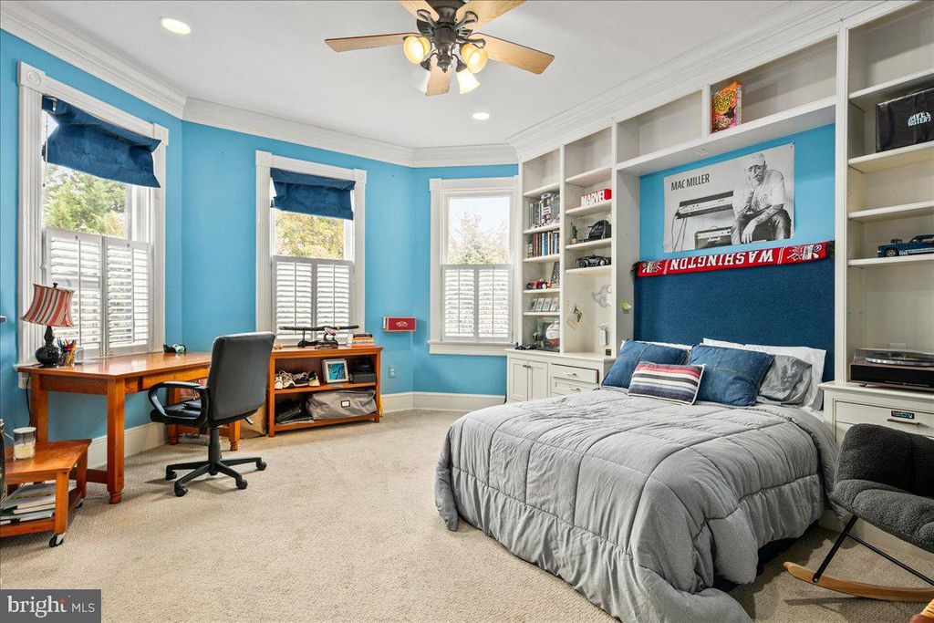 Image 42 of property listing at 10400 MONTGOMERY AVE, Kensington, MD 20895