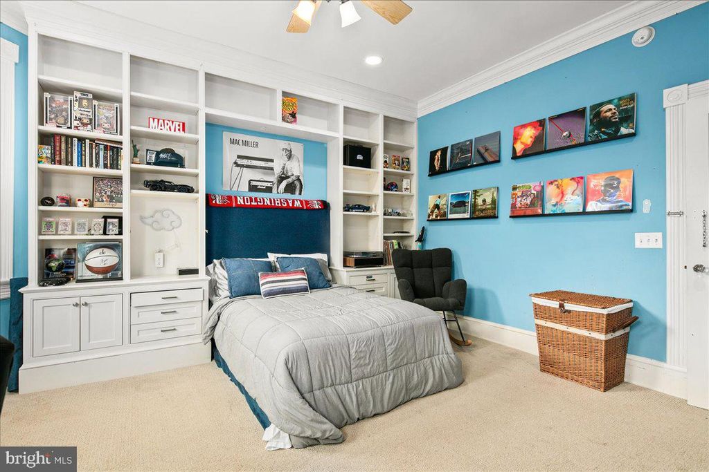 Image 44 of property listing at 10400 MONTGOMERY AVE, Kensington, MD 20895