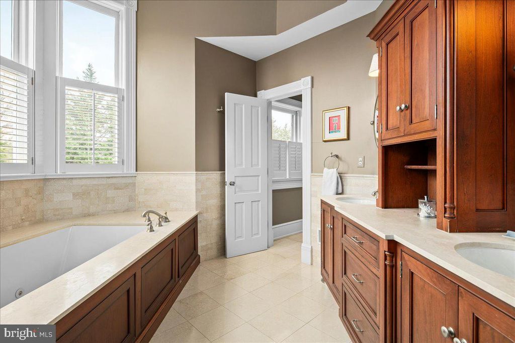 Image 49 of property listing at 10400 MONTGOMERY AVE, Kensington, MD 20895