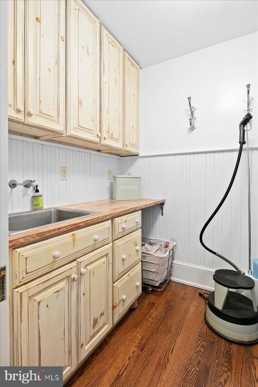 Image 55 of property listing at 10400 MONTGOMERY AVE, Kensington, MD 20895