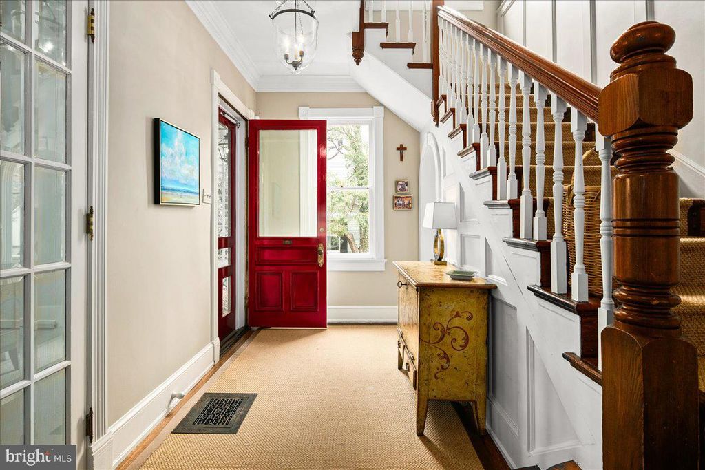 Image 6 of property listing at 10400 MONTGOMERY AVE, Kensington, MD 20895