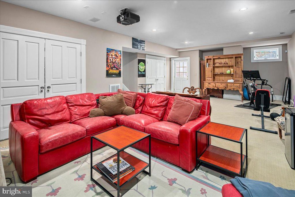 Image 62 of property listing at 10400 MONTGOMERY AVE, Kensington, MD 20895