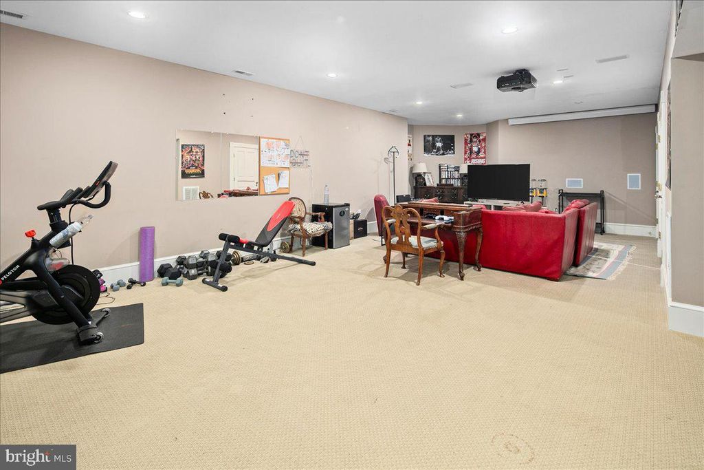 Image 63 of property listing at 10400 MONTGOMERY AVE, Kensington, MD 20895