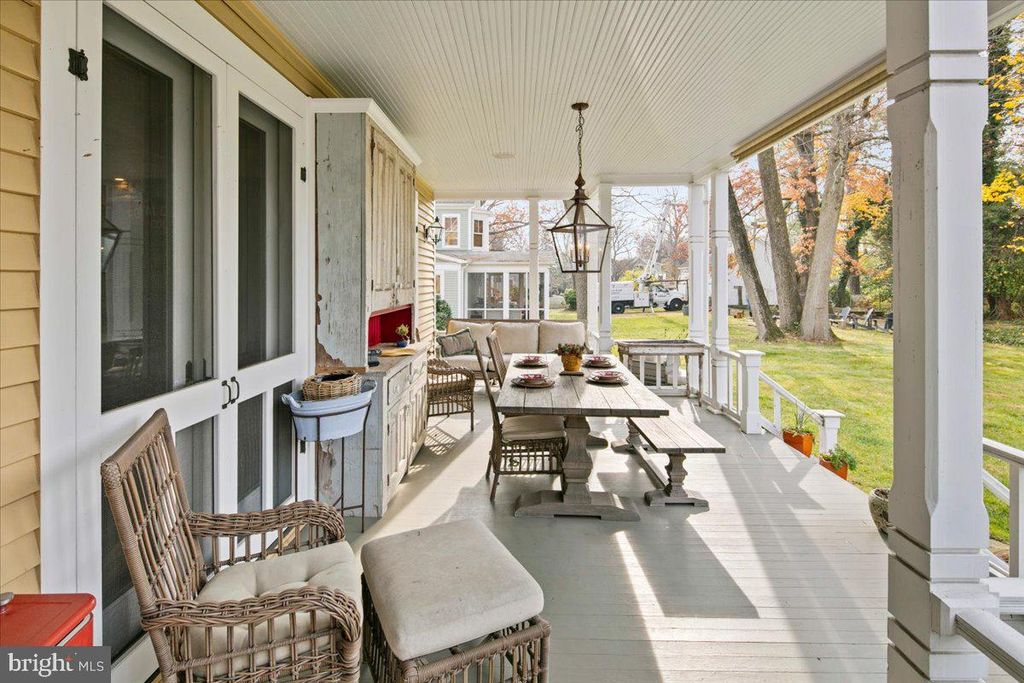 Image 67 of property listing at 10400 MONTGOMERY AVE, Kensington, MD 20895