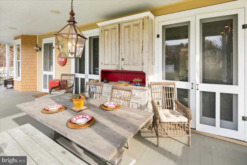 Image 68 of property listing at 10400 MONTGOMERY AVE, Kensington, MD 20895