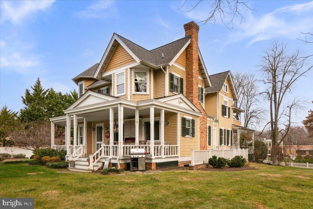 Image 72 of property listing at 10400 MONTGOMERY AVE, Kensington, MD 20895