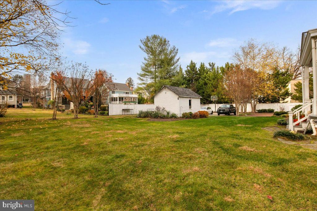 Image 74 of property listing at 10400 MONTGOMERY AVE, Kensington, MD 20895
