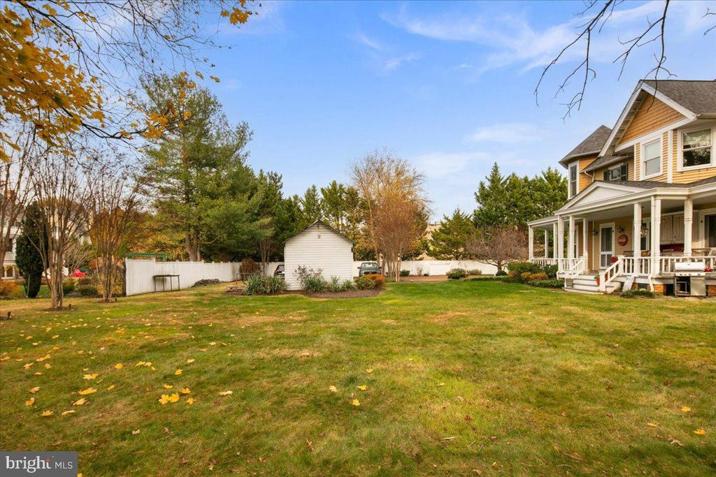 Image 76 of property listing at 10400 MONTGOMERY AVE, Kensington, MD 20895