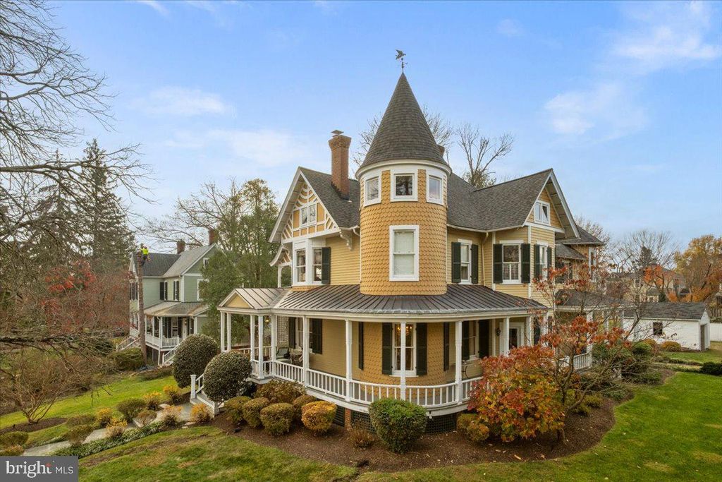 Image 82 of property listing at 10400 MONTGOMERY AVE, Kensington, MD 20895