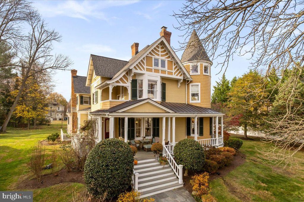 Image 83 of property listing at 10400 MONTGOMERY AVE, Kensington, MD 20895